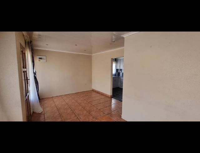 2 BEDROOM HOUSE FOR SALE IN DAWN PARK